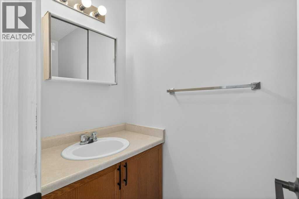 35 Martinview Crescent Ne, Calgary, Alberta  T3J 2S2 - Photo 14 - A2304500