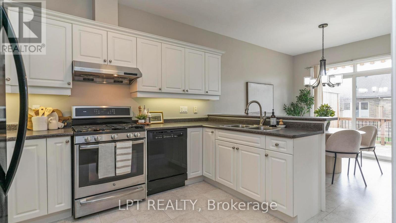 8 - 21 St Johns Drive, Middlesex Centre, Ontario  N0M 1C0 - Photo 13 - X13040836