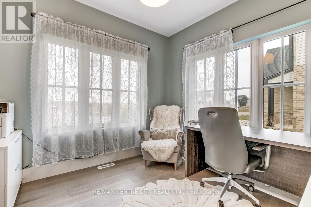 72 Optimist Drive, Southwold, Ontario  N5P 0G4 - Photo 5 - X13040920