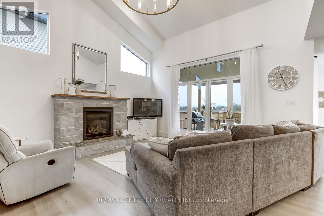 72 Optimist Drive, Southwold, Ontario  N5P 0G4 - Photo 8 - X13040920