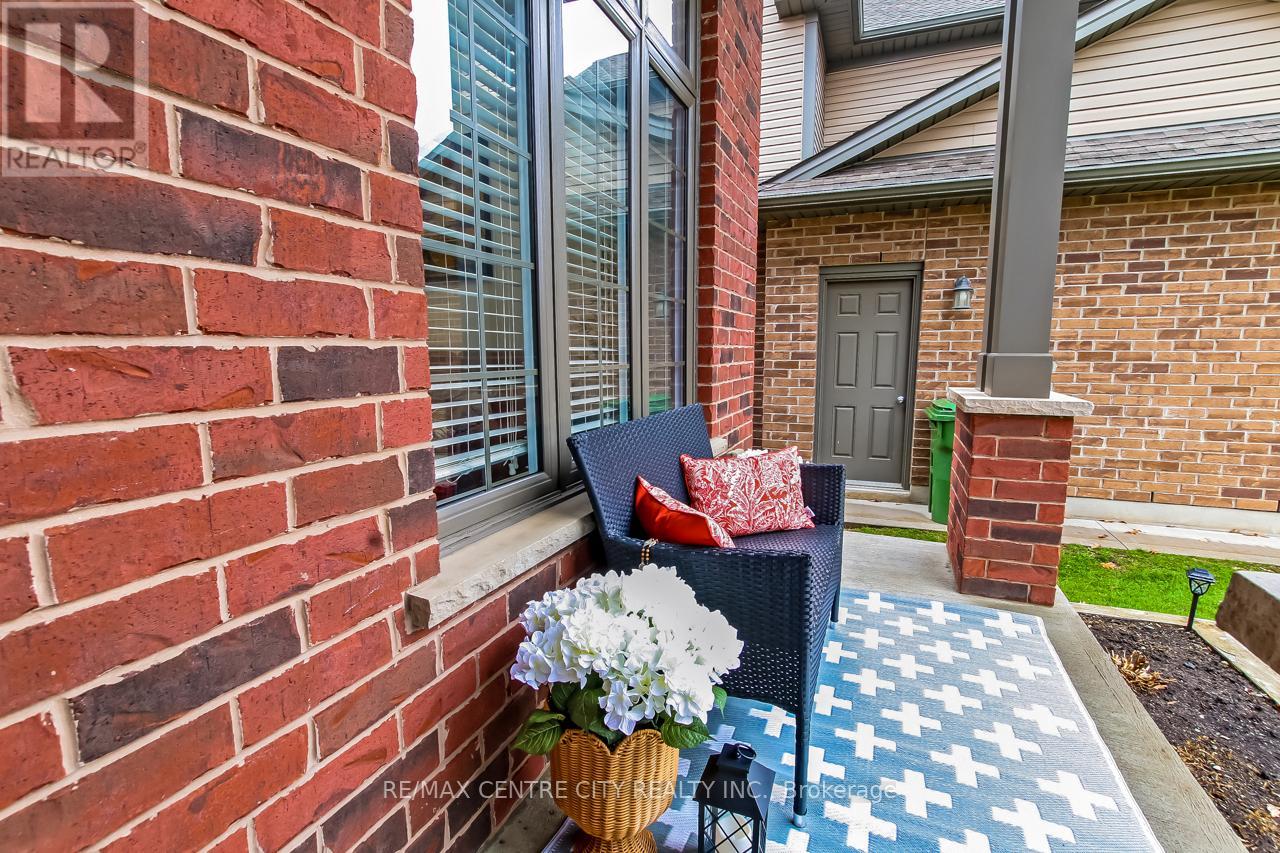 10 Cider Mill Lane, St. Thomas, Ontario  N5R 0C1 - Photo 2 - X13040958