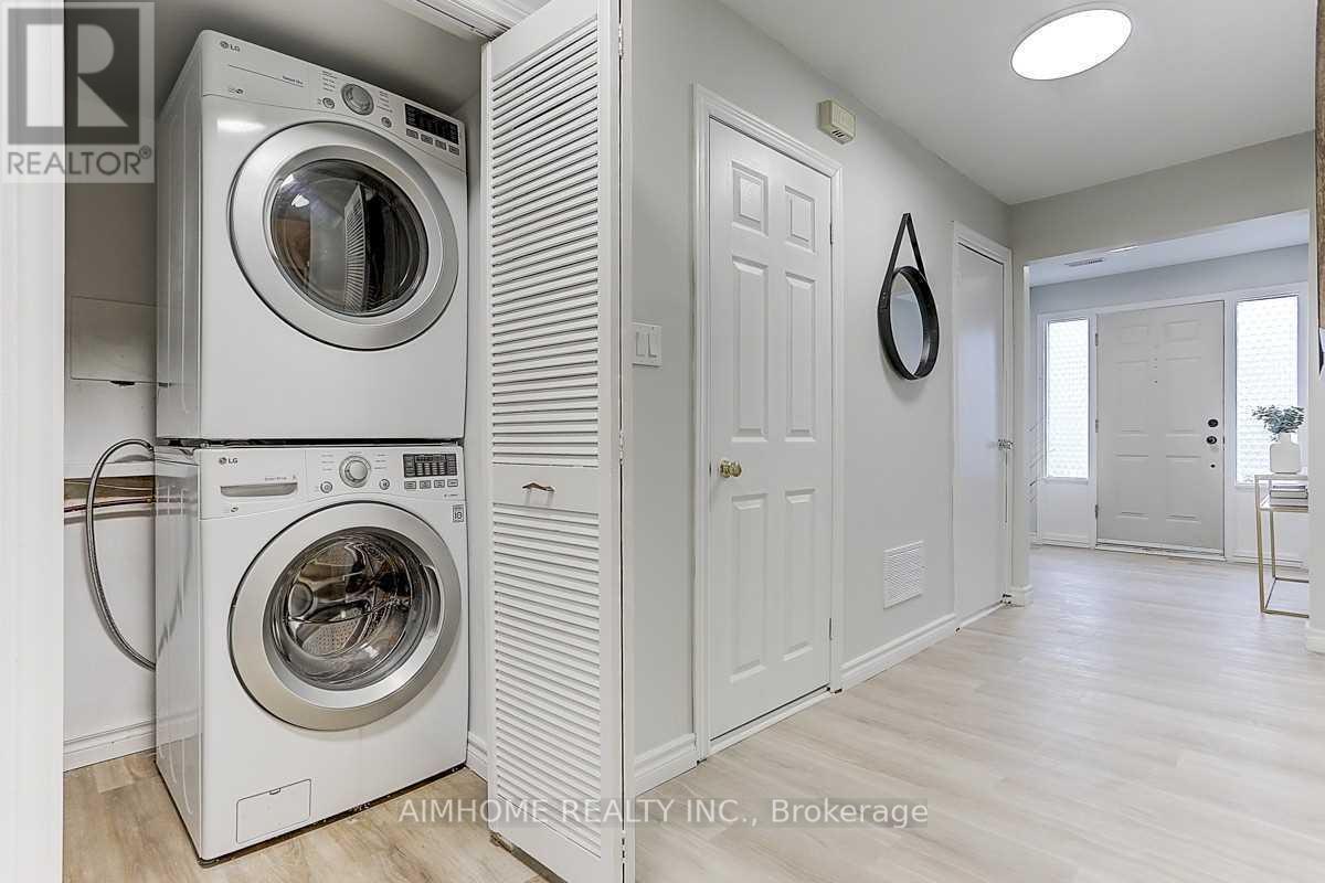 199 Edmonton Drive, Toronto, Ontario  M2J 3X4 - Photo 5 - C12845164