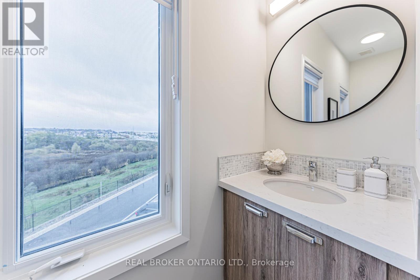 152 Matawin Lane, Richmond Hill, Ontario  L4B 0H8 - Photo 25 - N13038366