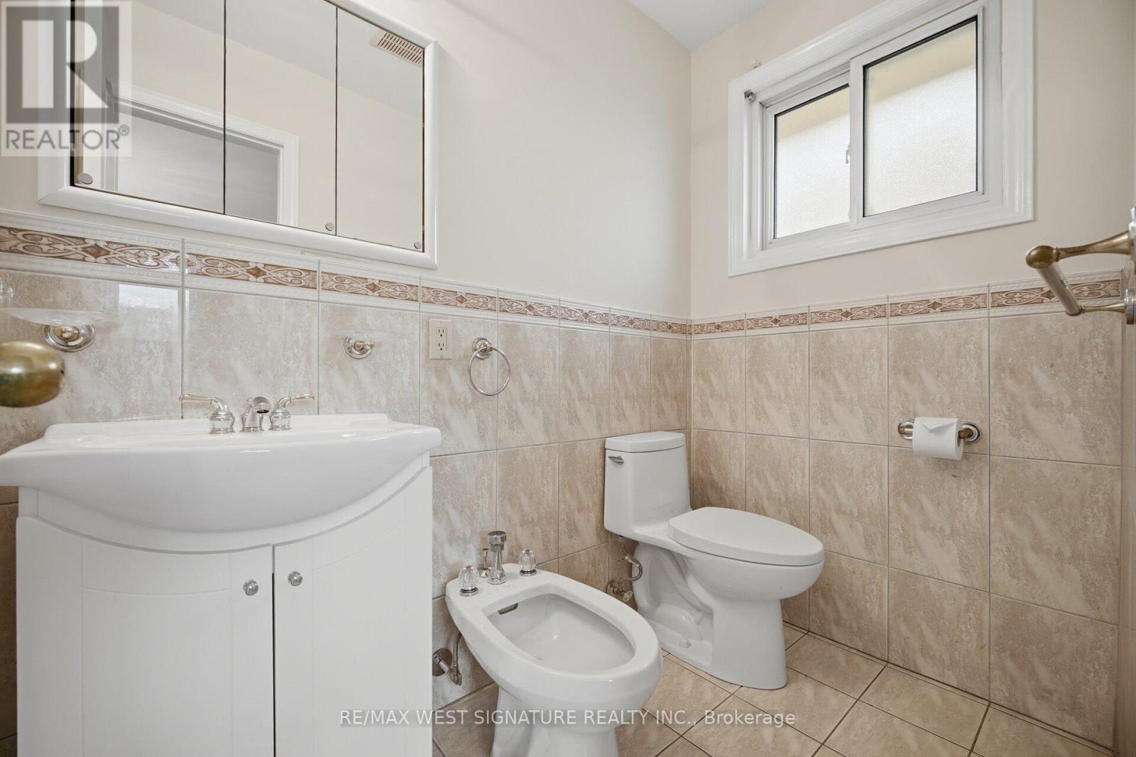 36 Windsor Road, Toronto, Ontario  M9R 3G4 - Photo 11 - W13005498