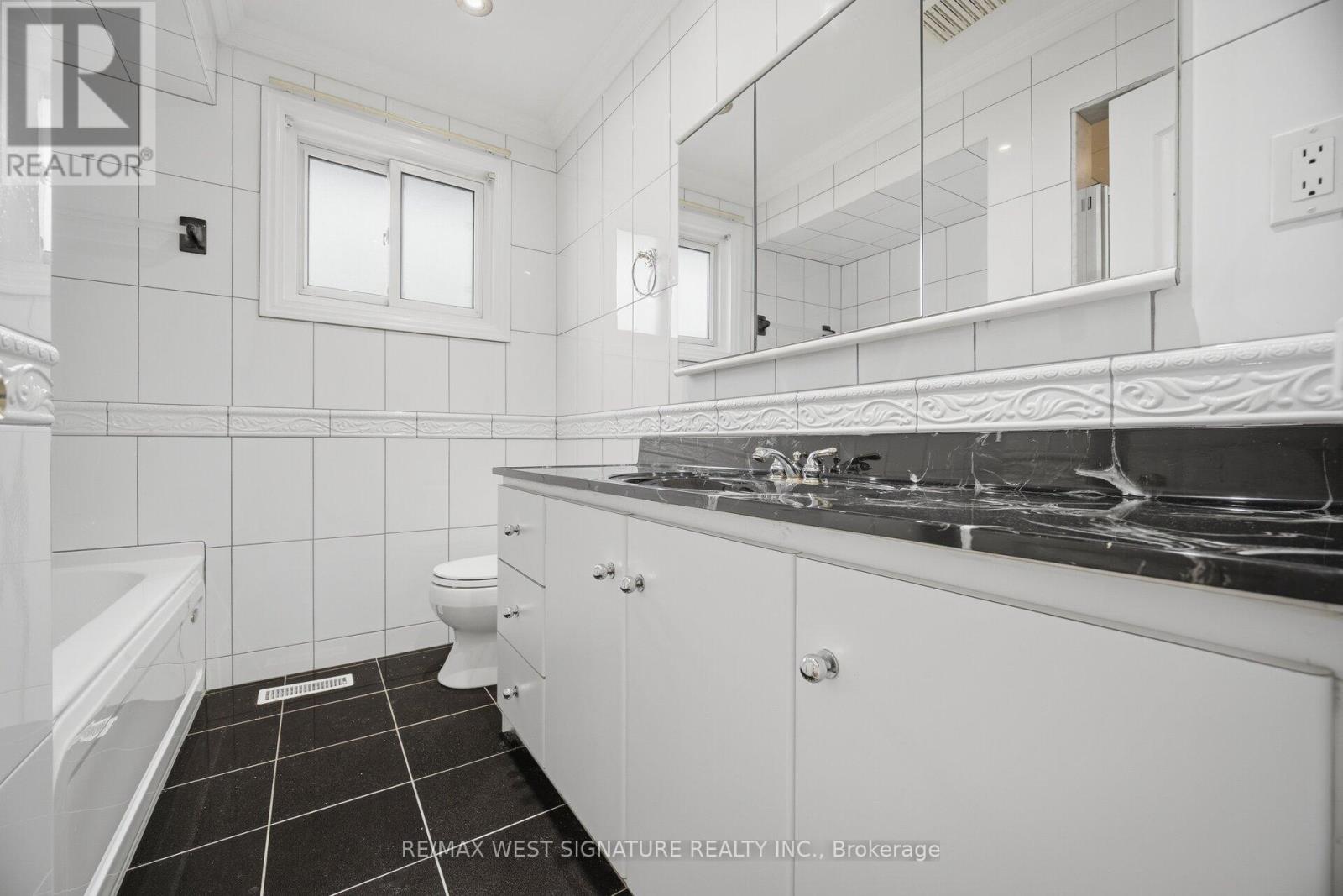 36 Windsor Road, Toronto, Ontario  M9R 3G4 - Photo 13 - W13005498