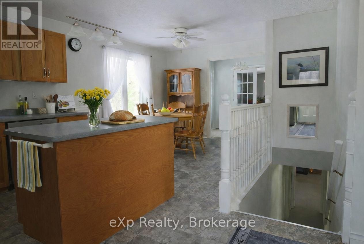 585206 10a Side Road, Grey Highlands, Ontario  N0C 1H0 - Photo 7 - X12834912