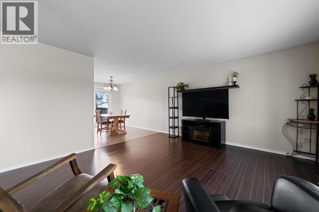 5722 Marler Drive, Camrose, Alberta  T4V 2S8 - Photo 5 - A2303550