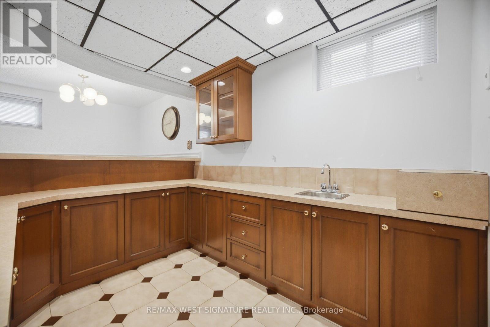 36 Windsor Road, Toronto, Ontario  M9R 3G4 - Photo 22 - W13005498