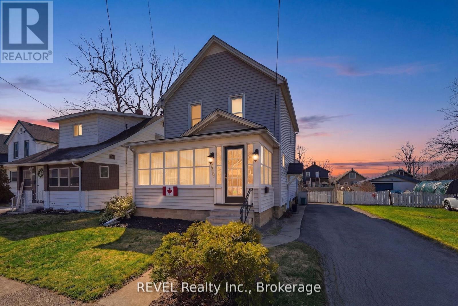 259 Dufferin Street, Fort Erie, Ontario  L2A 2T7 - Photo 1 - X13040812