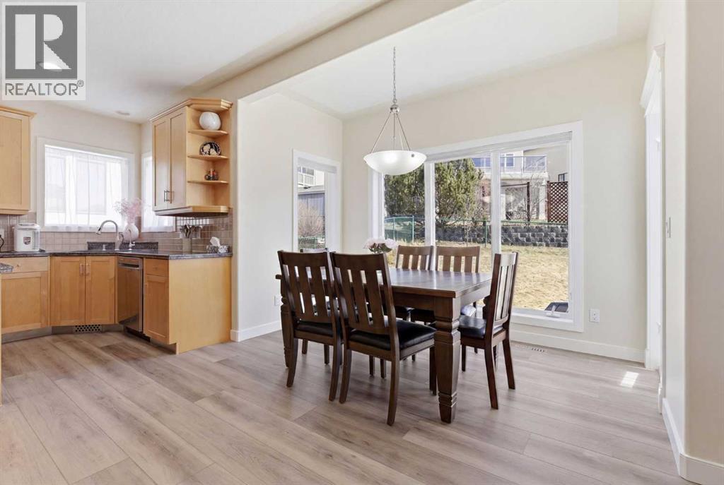 18 Royal Crest Way Nw, Calgary, Alberta  T3G 4M8 - Photo 14 - A2304459