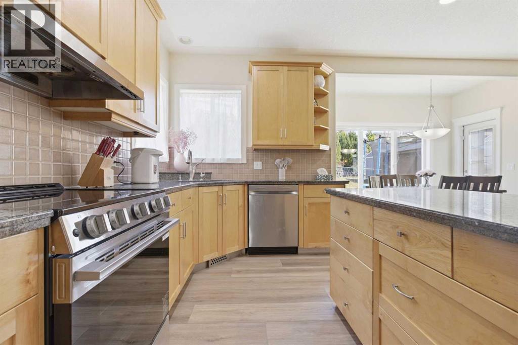 18 Royal Crest Way Nw, Calgary, Alberta  T3G 4M8 - Photo 18 - A2304459