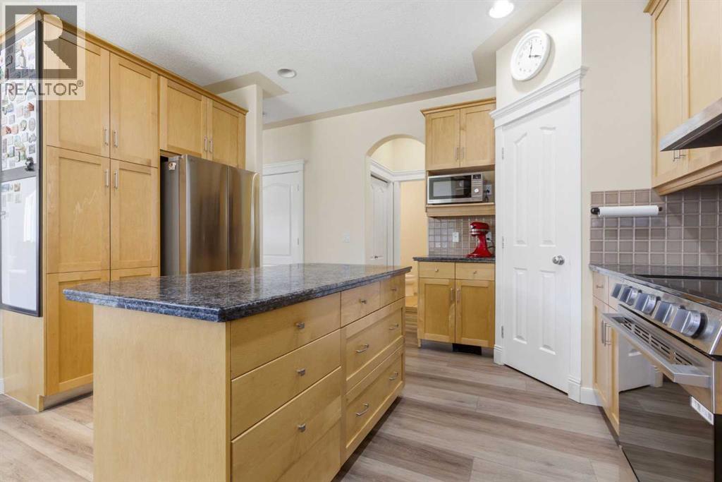 18 Royal Crest Way Nw, Calgary, Alberta  T3G 4M8 - Photo 19 - A2304459