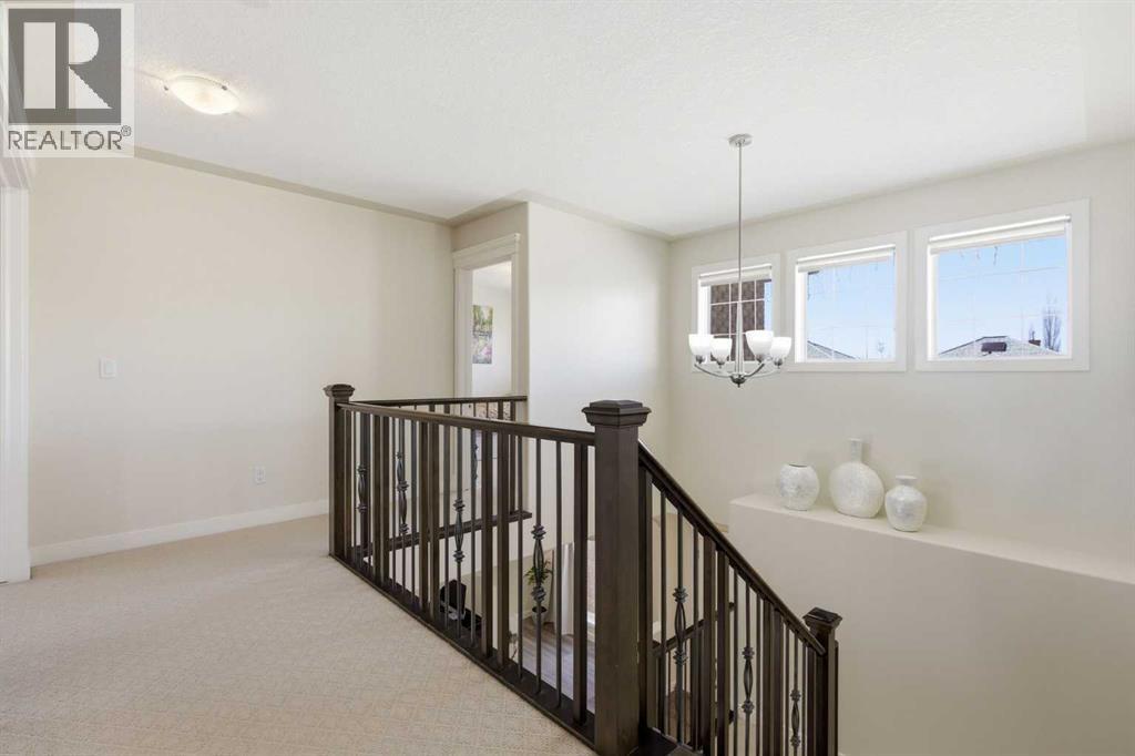 18 Royal Crest Way Nw, Calgary, Alberta  T3G 4M8 - Photo 24 - A2304459