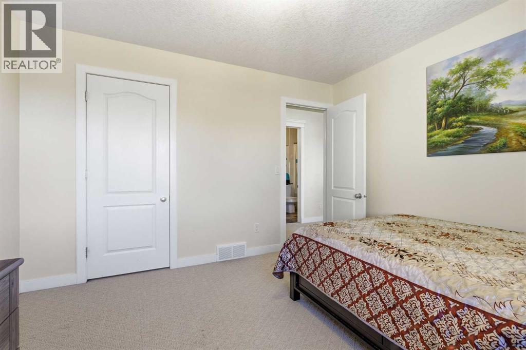 18 Royal Crest Way Nw, Calgary, Alberta  T3G 4M8 - Photo 37 - A2304459