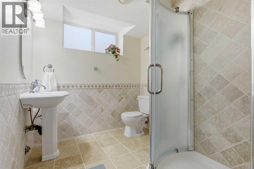 18 Royal Crest Way Nw, Calgary, Alberta  T3G 4M8 - Photo 45 - A2304459