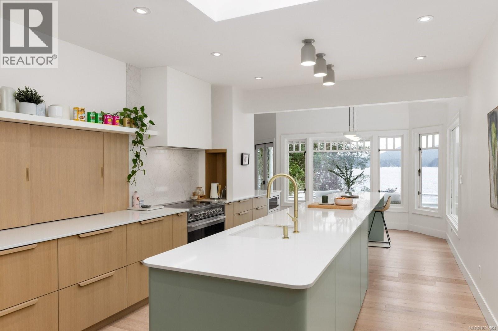 643 Senanus Dr, Central Saanich, British Columbia  V8M 1S6 - Photo 35 - 1031584