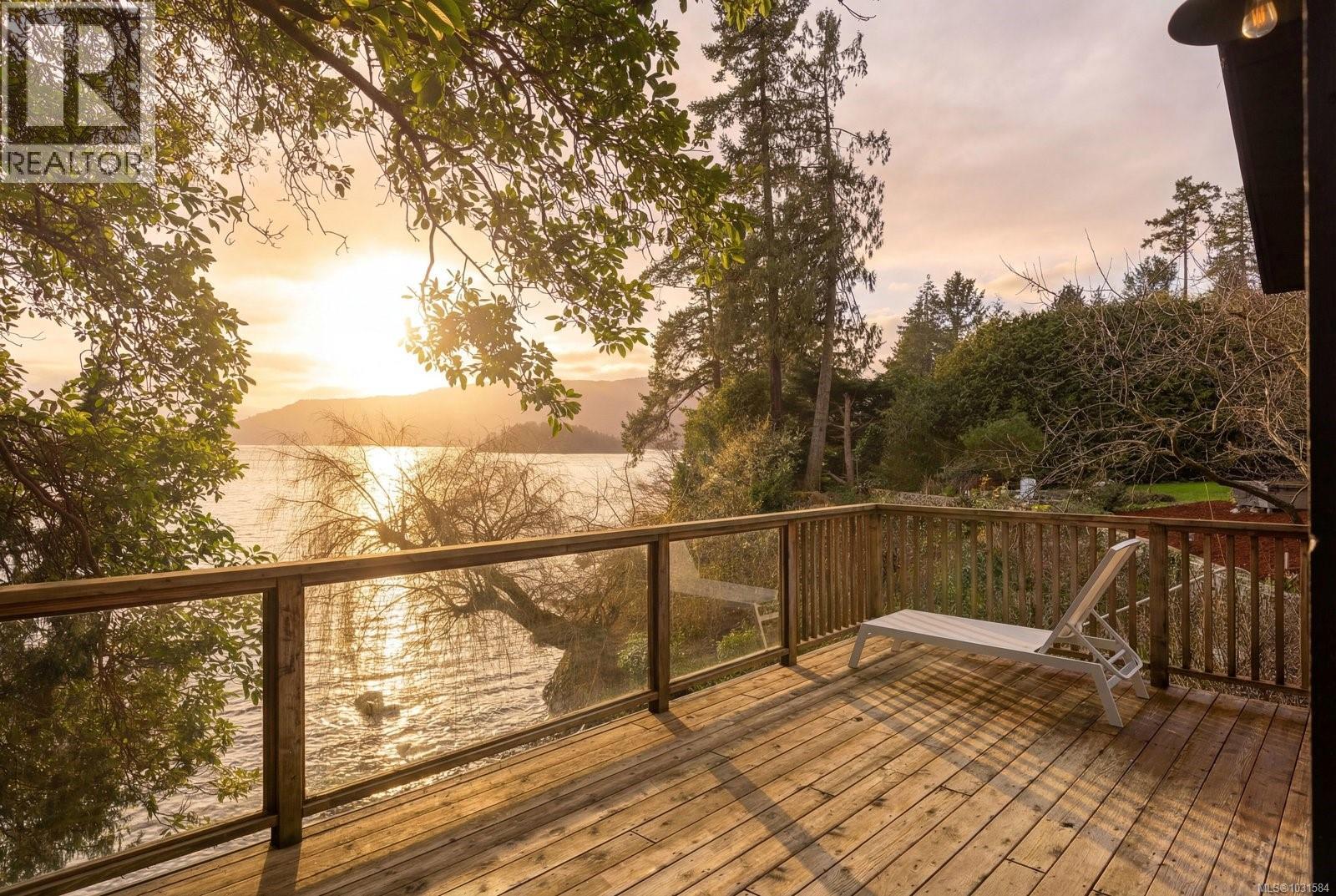 643 Senanus Dr, Central Saanich, British Columbia  V8M 1S6 - Photo 8 - 1031584