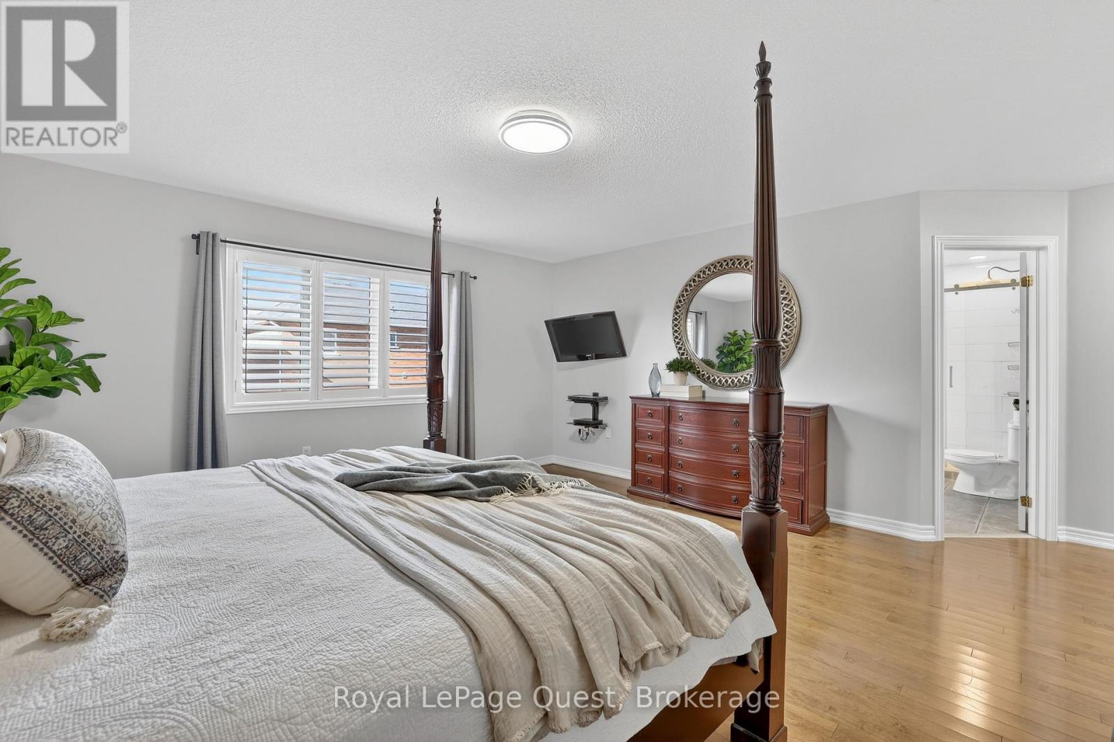 153 Woodbury Crescent, Newmarket, Ontario  L3X 2S5 - Photo 15 - N13040686