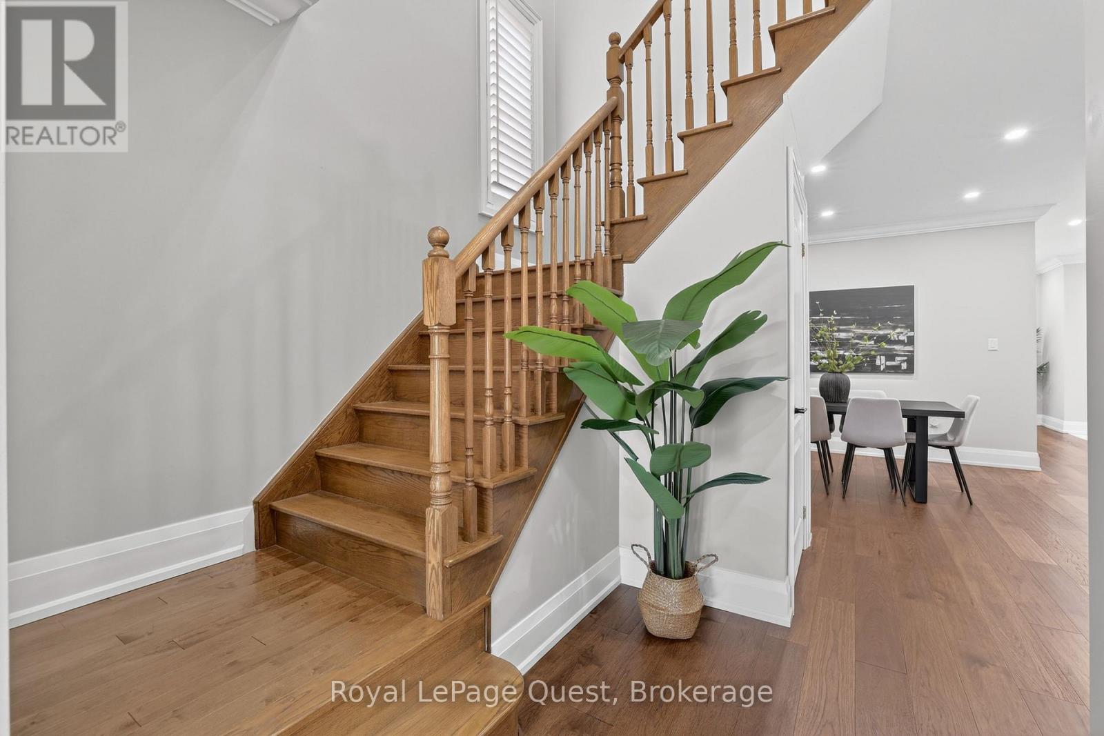 153 Woodbury Crescent, Newmarket, Ontario  L3X 2S5 - Photo 4 - N13040686