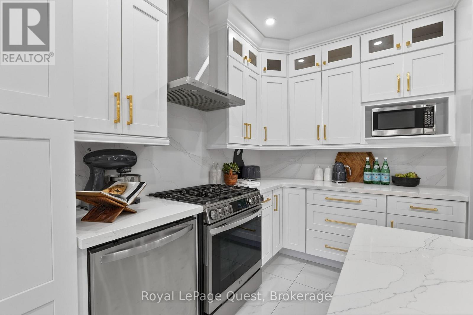 153 Woodbury Crescent, Newmarket, Ontario  L3X 2S5 - Photo 6 - N13040686