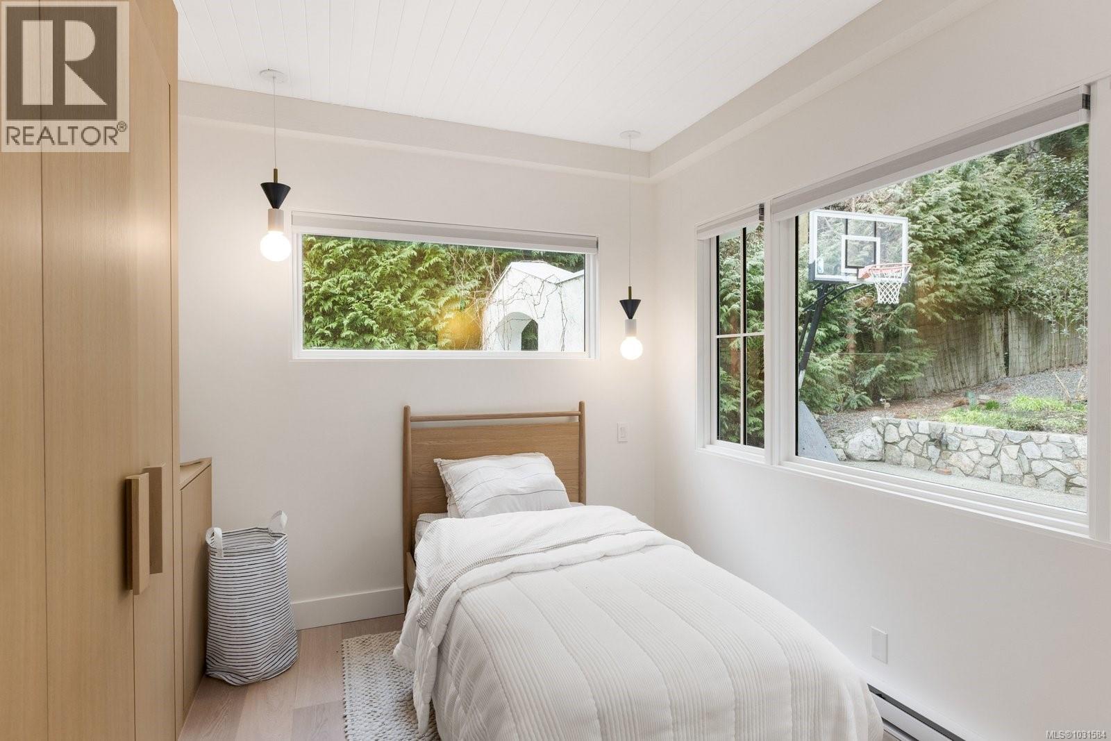 643 Senanus Dr, Central Saanich, British Columbia  V8M 1S6 - Photo 47 - 1031584