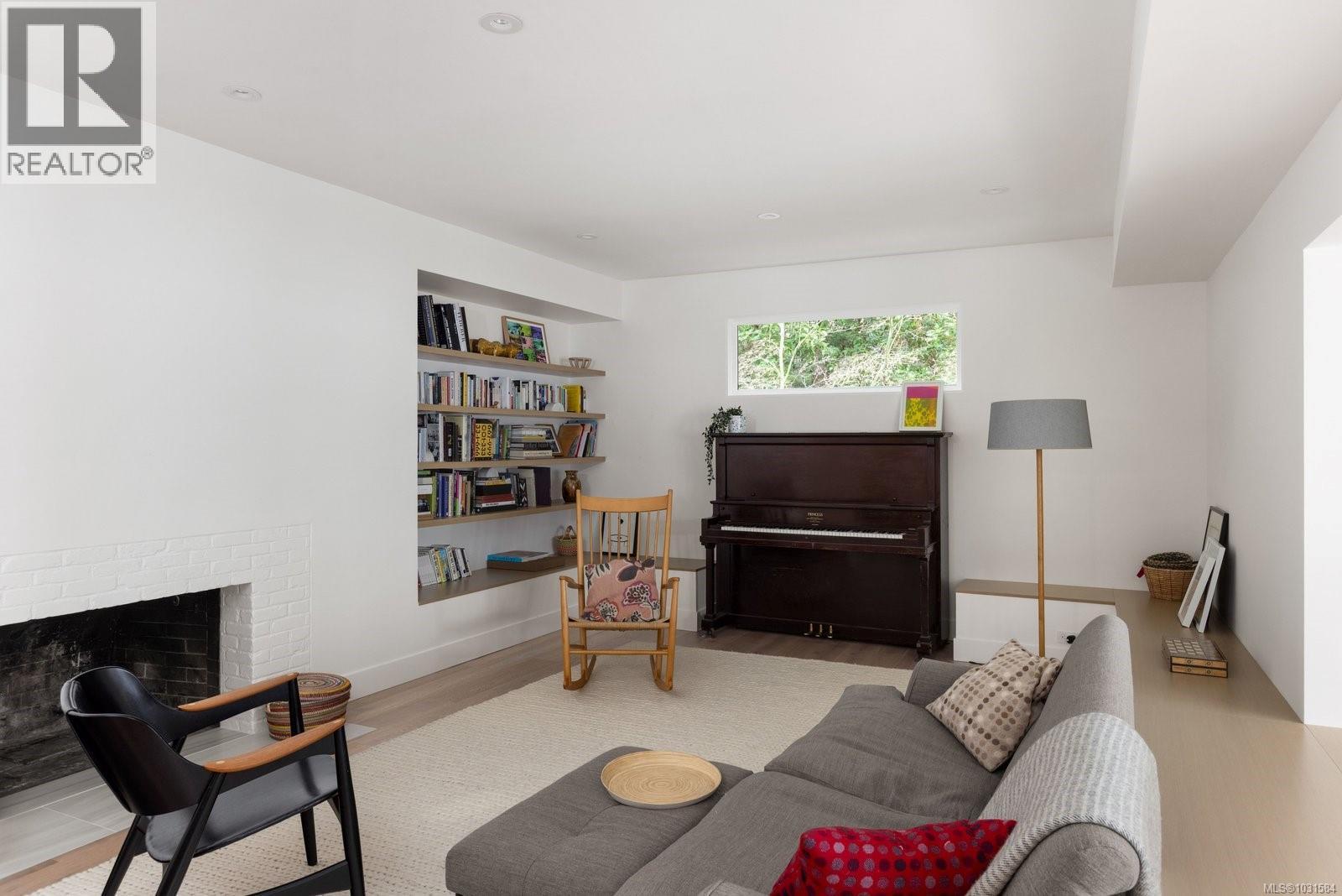 643 Senanus Dr, Central Saanich, British Columbia  V8M 1S6 - Photo 24 - 1031584