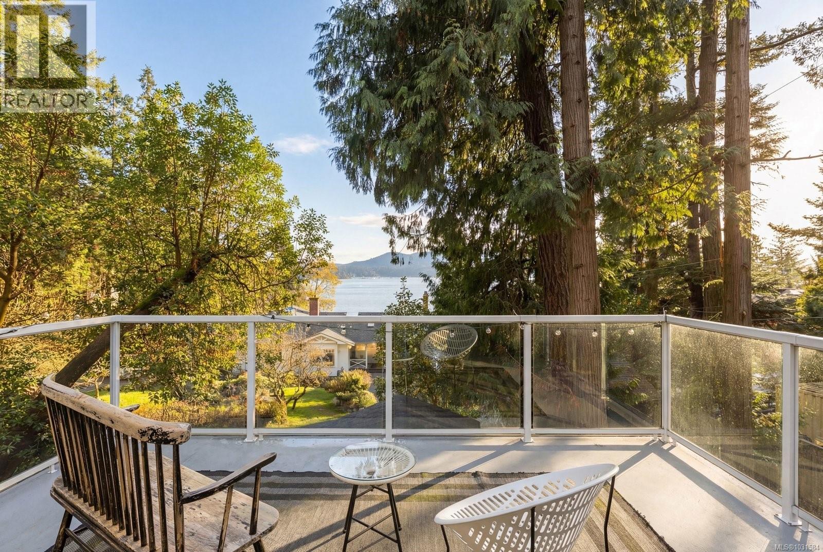 643 Senanus Dr, Central Saanich, British Columbia  V8M 1S6 - Photo 12 - 1031584