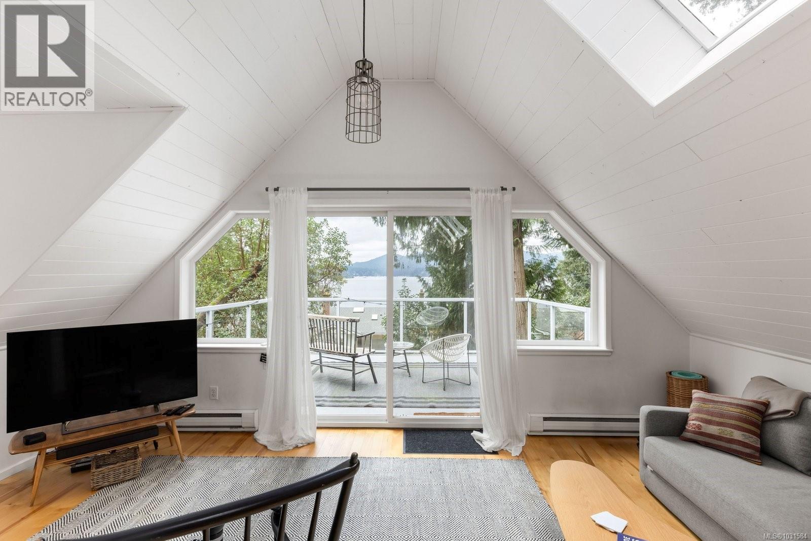 643 Senanus Dr, Central Saanich, British Columbia  V8M 1S6 - Photo 68 - 1031584