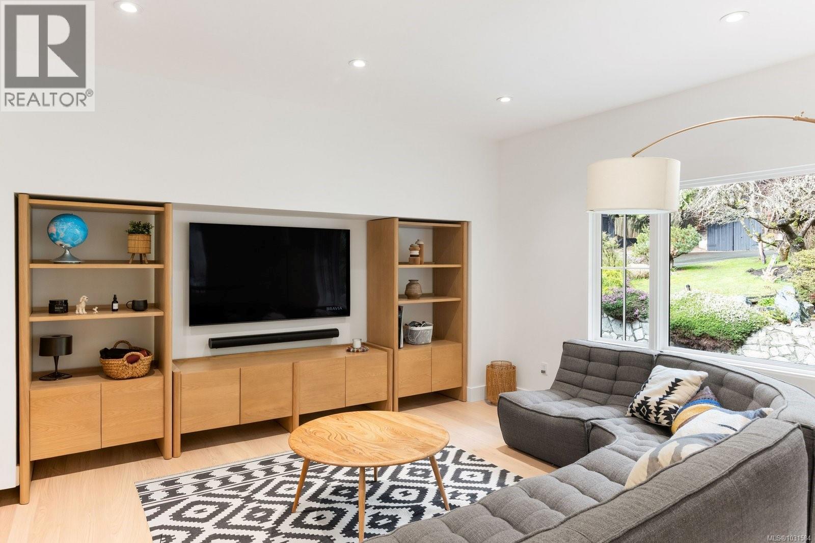 643 Senanus Dr, Central Saanich, British Columbia  V8M 1S6 - Photo 59 - 1031584