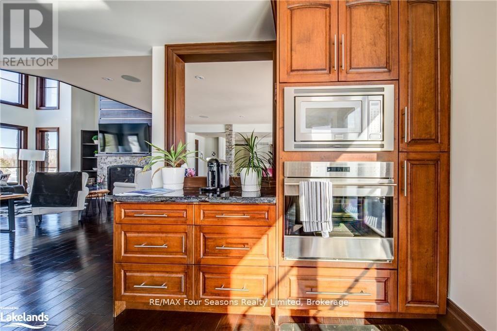 12 Windrose Valley Boulevard, Clearview, Ontario  L9Y 0K2 - Photo 16 - S13041000