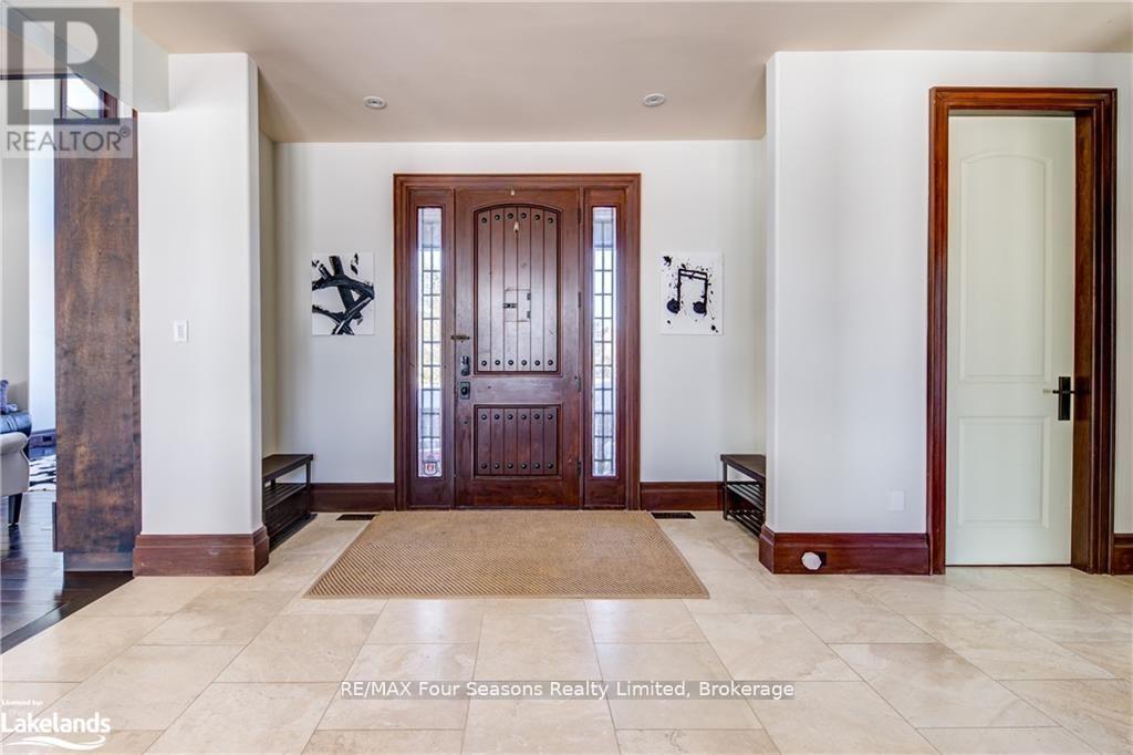 12 Windrose Valley Boulevard, Clearview, Ontario  L9Y 0K2 - Photo 2 - S13041000