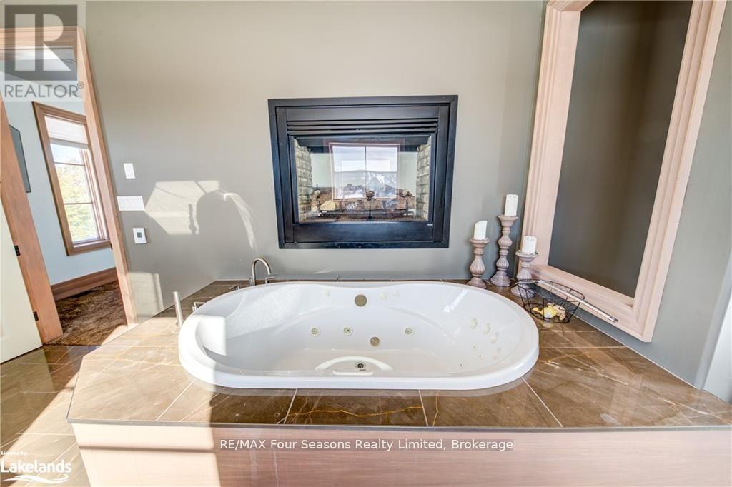 12 Windrose Valley Boulevard, Clearview, Ontario  L9Y 0K2 - Photo 25 - S13041000