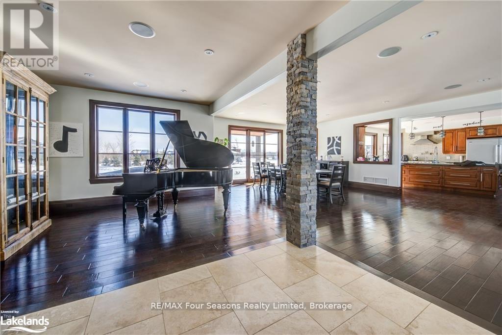 12 Windrose Valley Boulevard, Clearview, Ontario  L9Y 0K2 - Photo 3 - S13041000