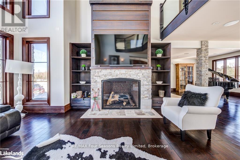 12 Windrose Valley Boulevard, Clearview, Ontario  L9Y 0K2 - Photo 7 - S13041000