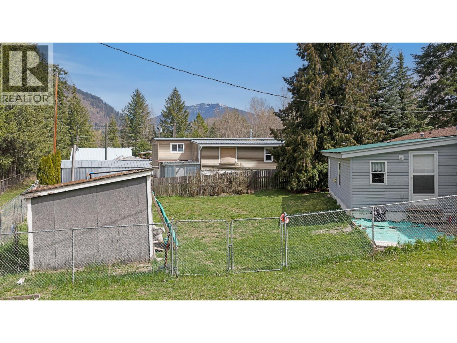 5702 Bertha Avenue, Kitchener, British Columbia  V0B 1W1 - Photo 18 - 10384728