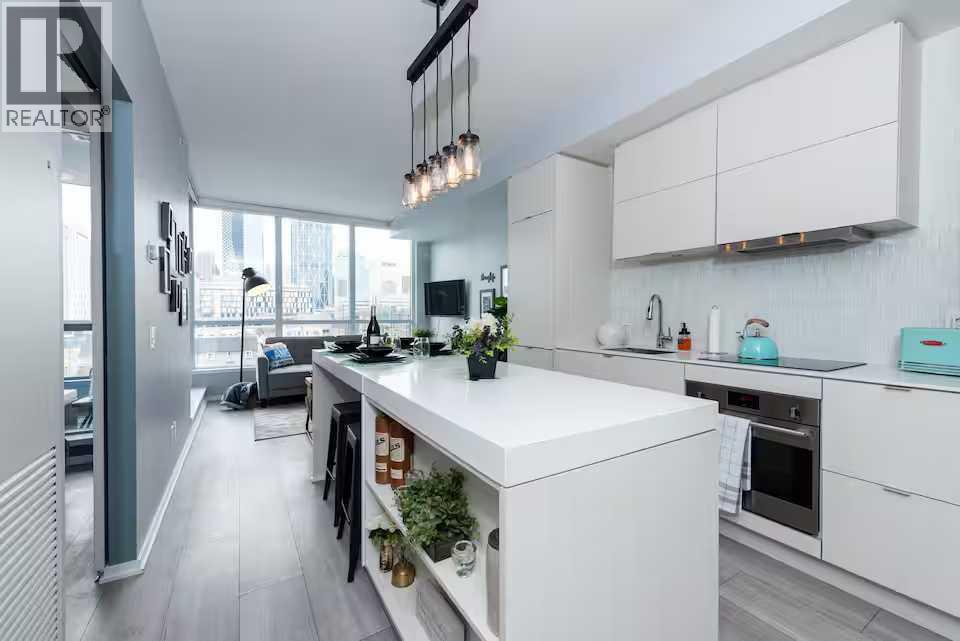 425, 615 6 Avenue SE, Calgary, Alberta  T2G 1S2 - Photo 1 - A2293937