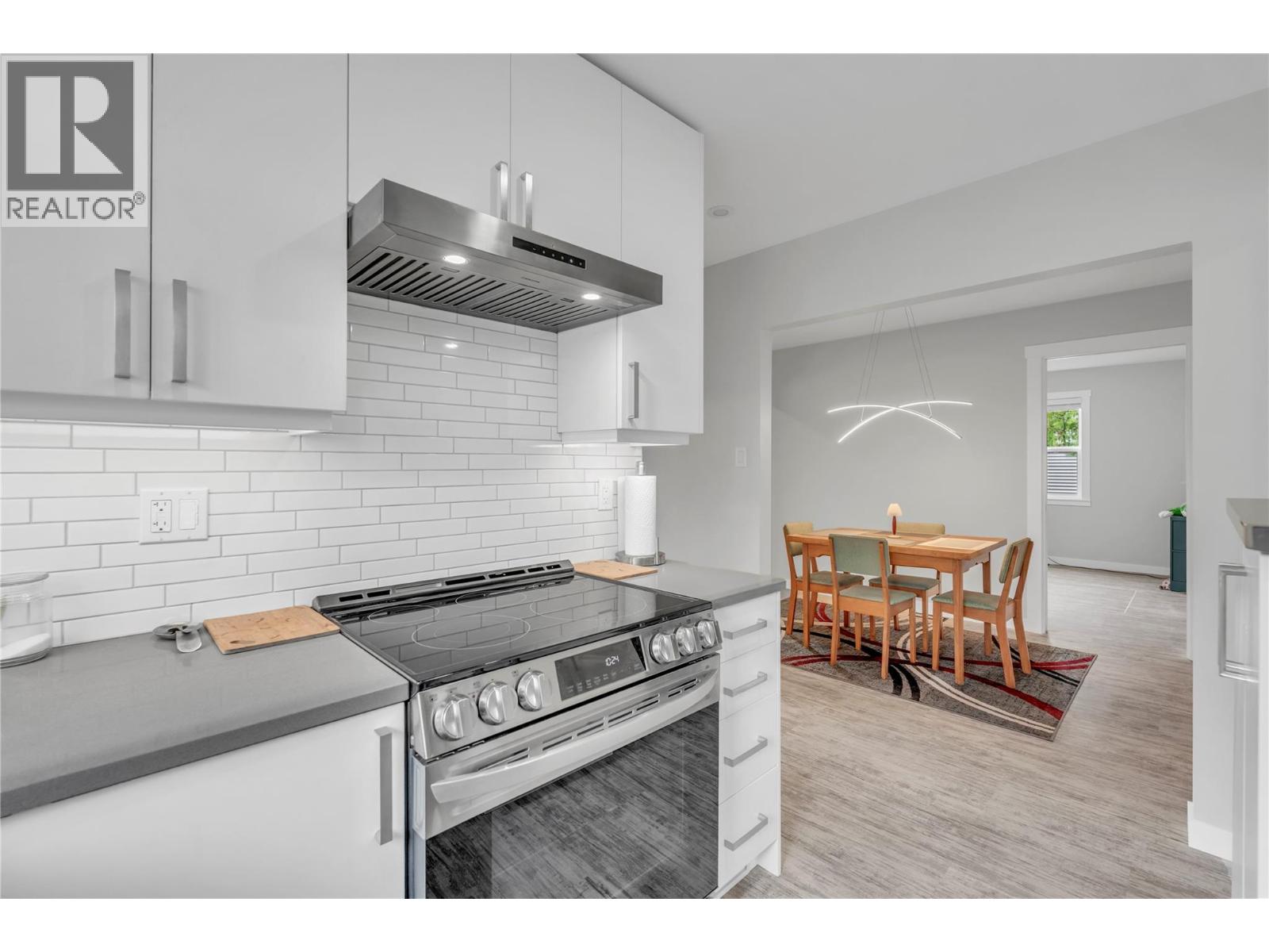 985 Moosejaw Street, Penticton, British Columbia  V2A 5T5 - Photo 4 - 10384774