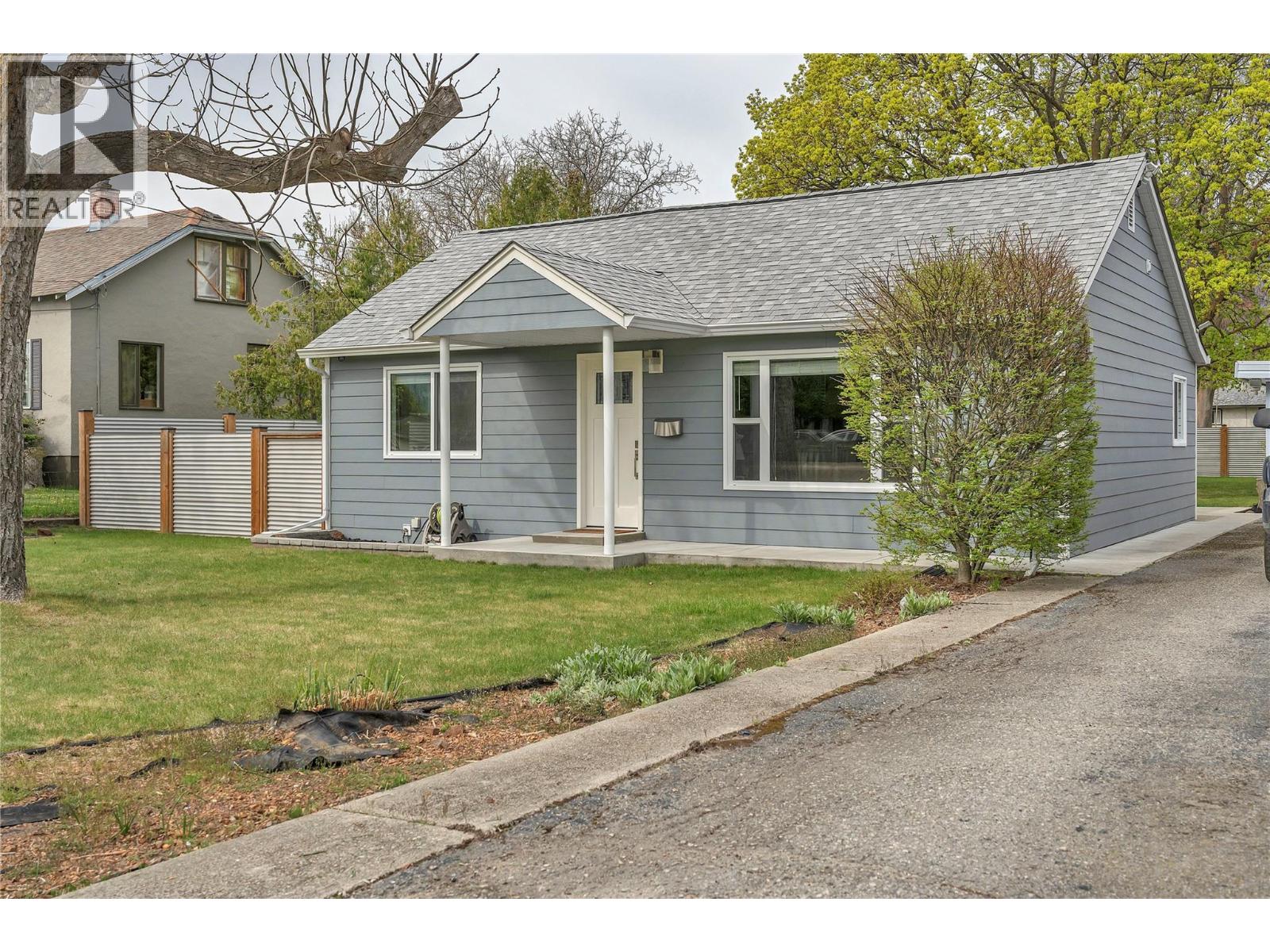 985 Moosejaw Street, Penticton, British Columbia