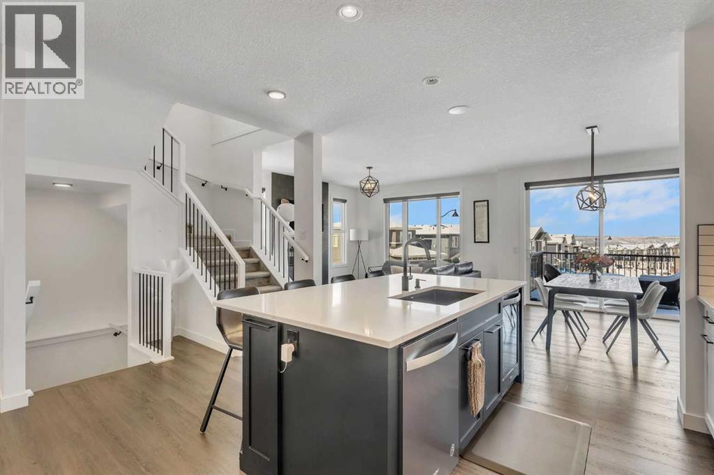 325 Crestmont Drive Sw, Calgary, Alberta  T3B 6G9 - Photo 15 - A2294613