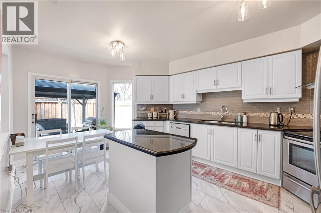 249 Rushbrook Drive, Newmarket, Ontario  L3X 2K2 - Photo 8 - 40823705