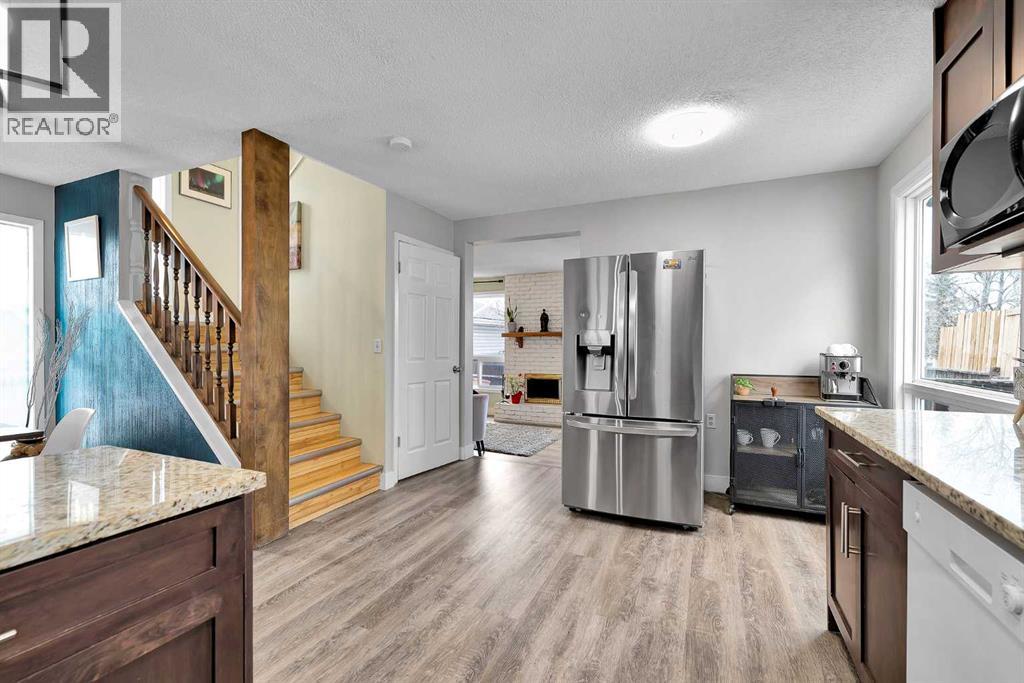 44 Strathclair Rise Sw, Calgary, Alberta  T3H 1G4 - Photo 8 - A2300232