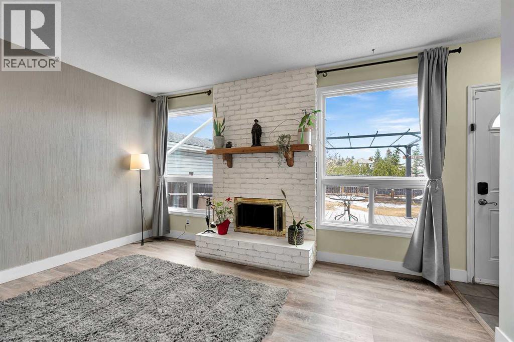 44 Strathclair Rise Sw, Calgary, Alberta  T3H 1G4 - Photo 9 - A2300232