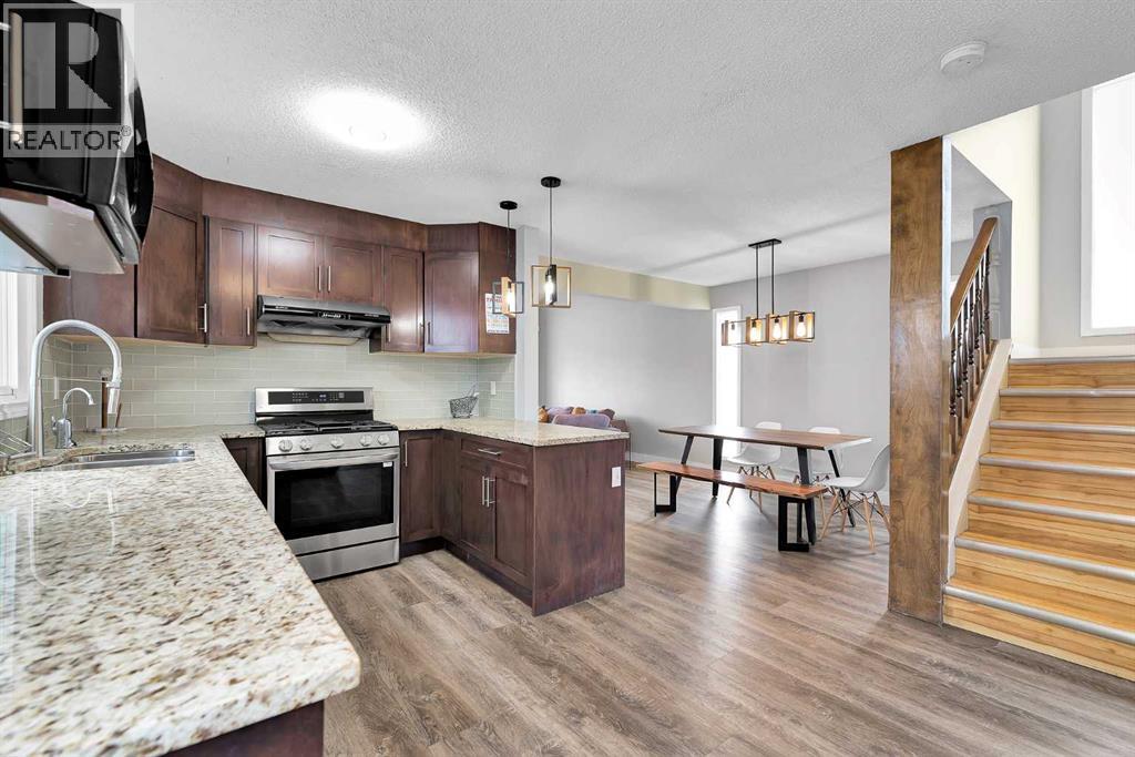 44 Strathclair Rise Sw, Calgary, Alberta  T3H 1G4 - Photo 6 - A2300232