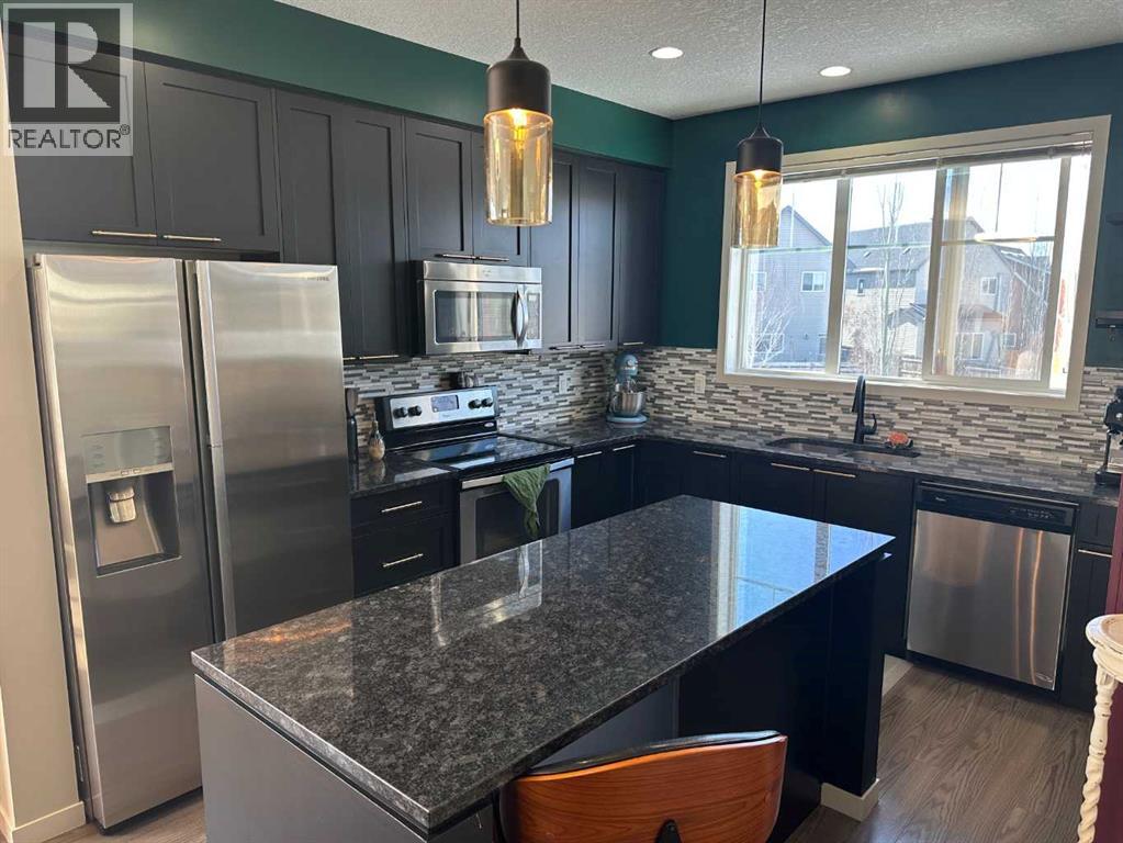 113 Copperpond Row Se, Calgary, Alberta  T2Z 1H3 - Photo 4 - A2302891