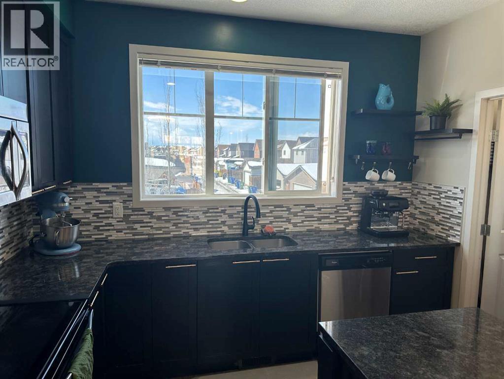 113 Copperpond Row Se, Calgary, Alberta  T2Z 1H3 - Photo 5 - A2302891