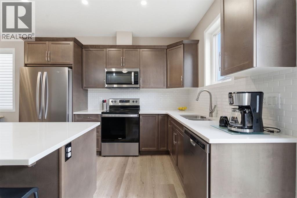 22 Carrington Crescent Nw, Calgary, Alberta  T3P 1N6 - Photo 3 - A2304863