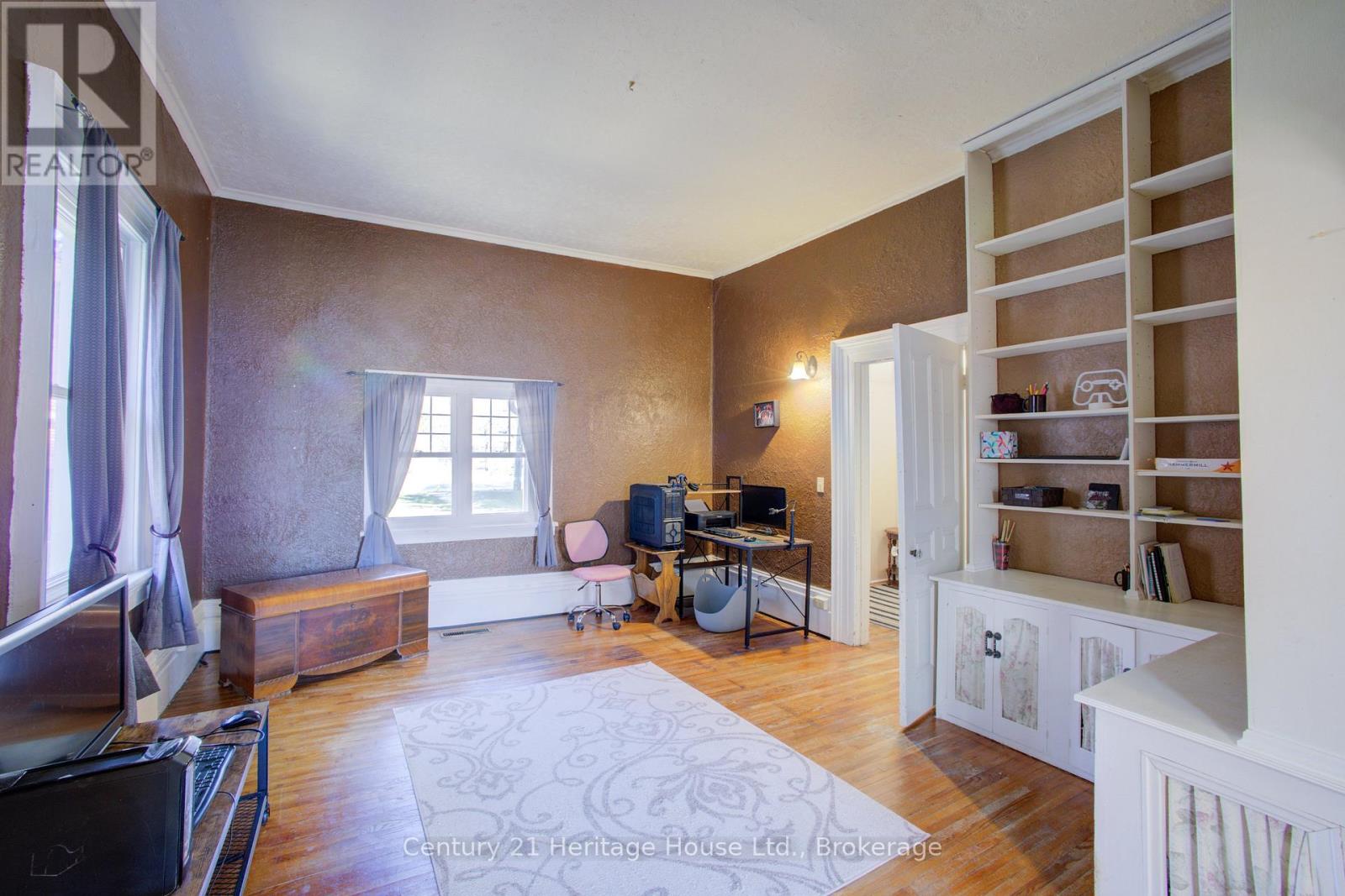 221 Lambton Street E, West Grey, Ontario  N0G 1R0 - Photo 10 - X13040940