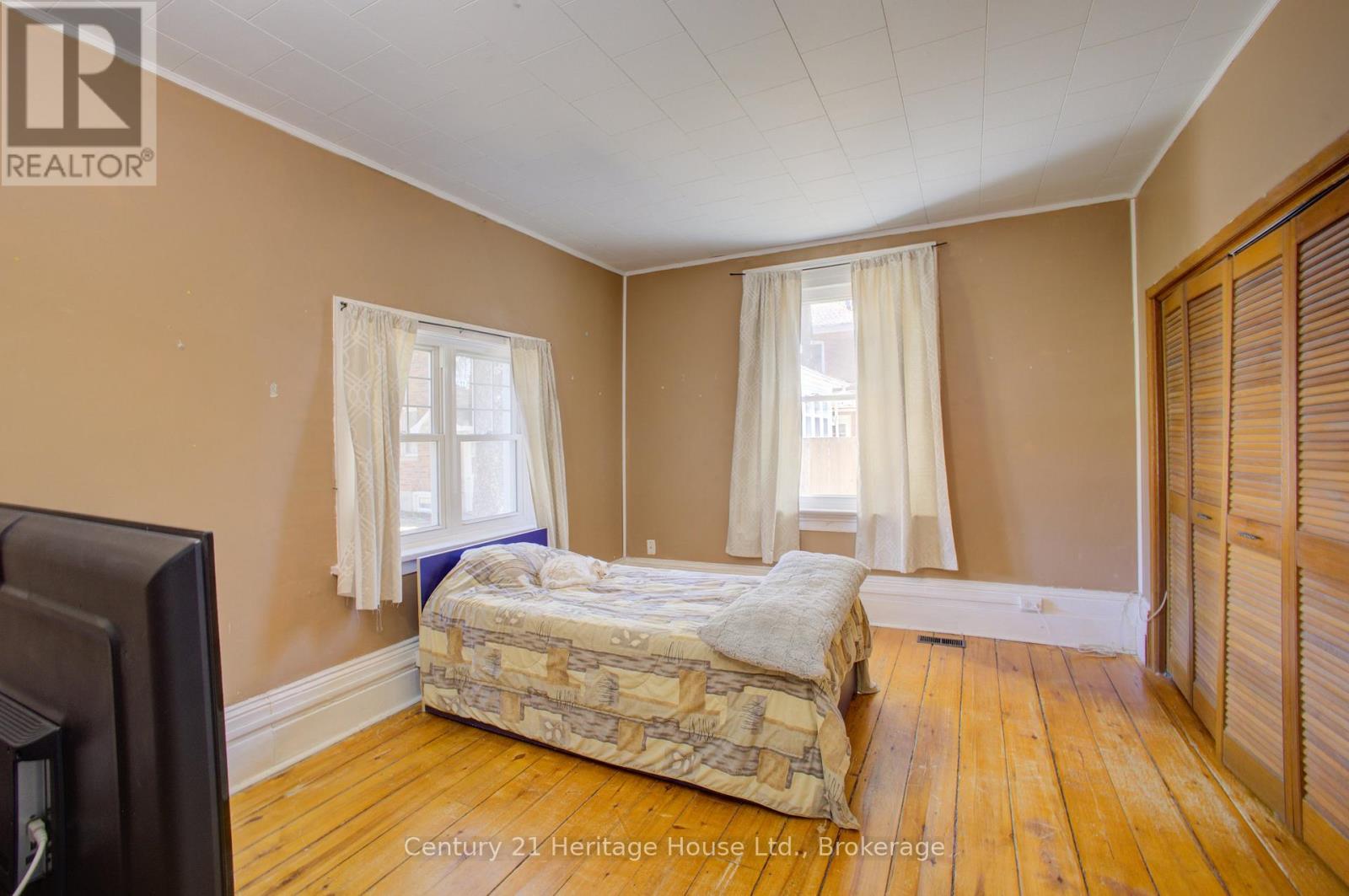 221 Lambton Street E, West Grey, Ontario  N0G 1R0 - Photo 17 - X13040940