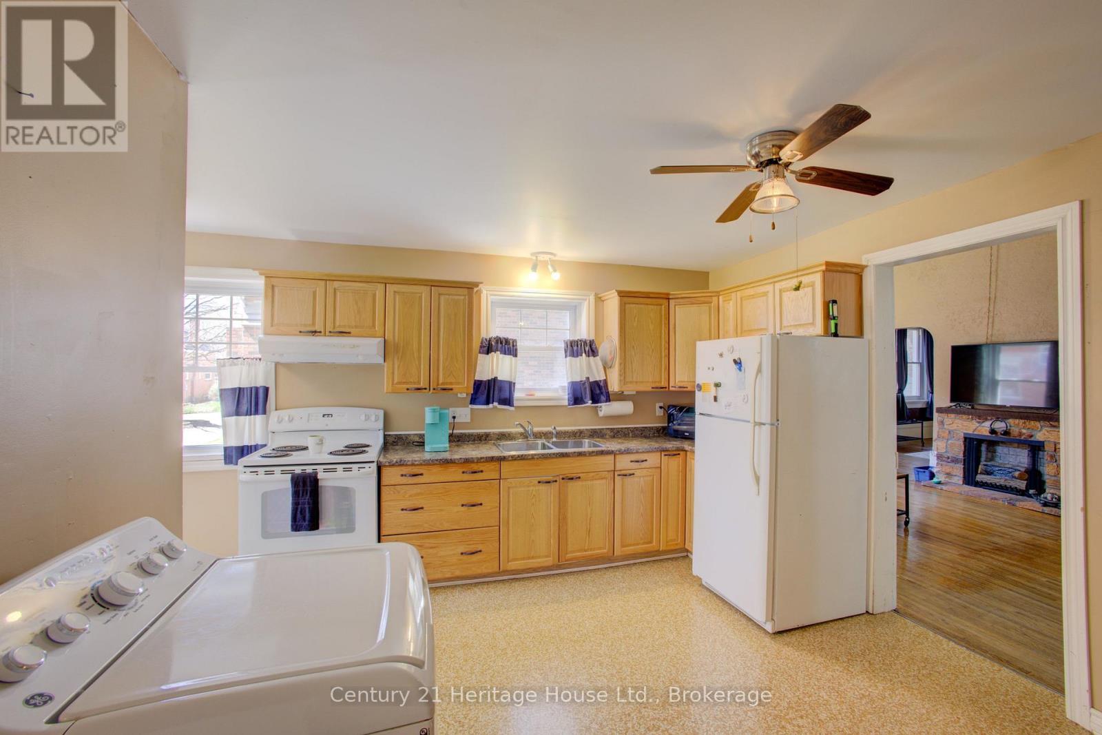 221 Lambton Street E, West Grey, Ontario  N0G 1R0 - Photo 22 - X13040940