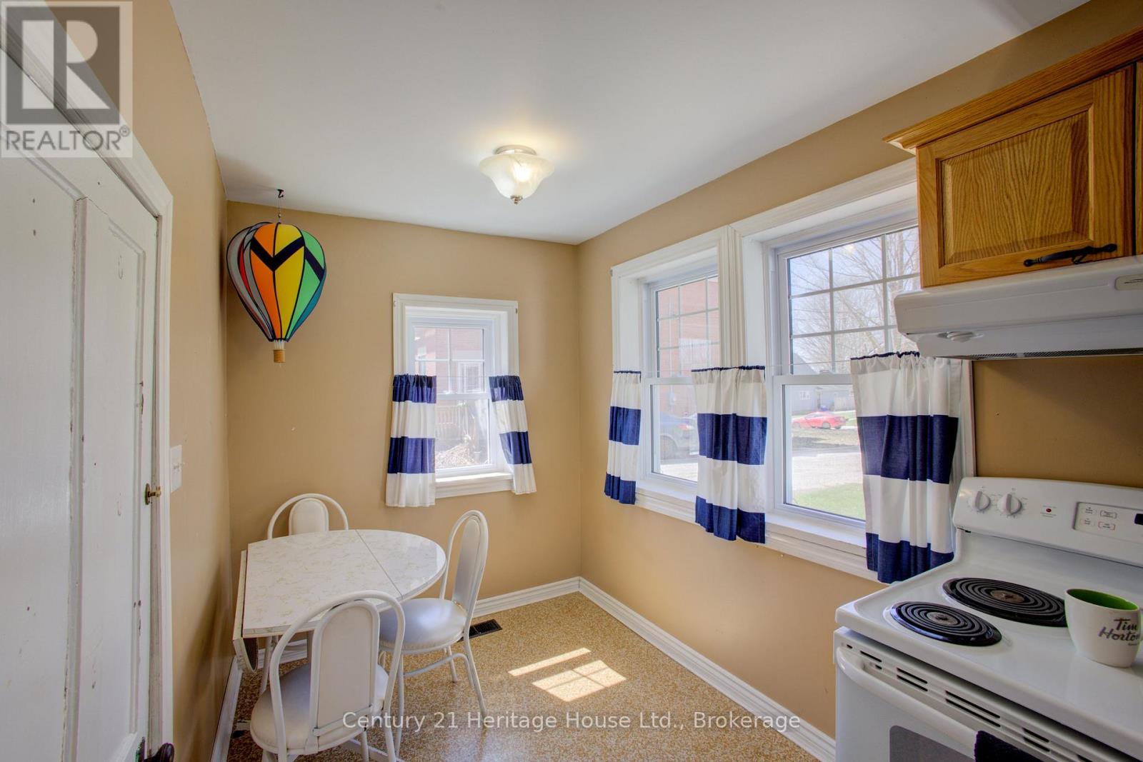 221 Lambton Street E, West Grey, Ontario  N0G 1R0 - Photo 23 - X13040940